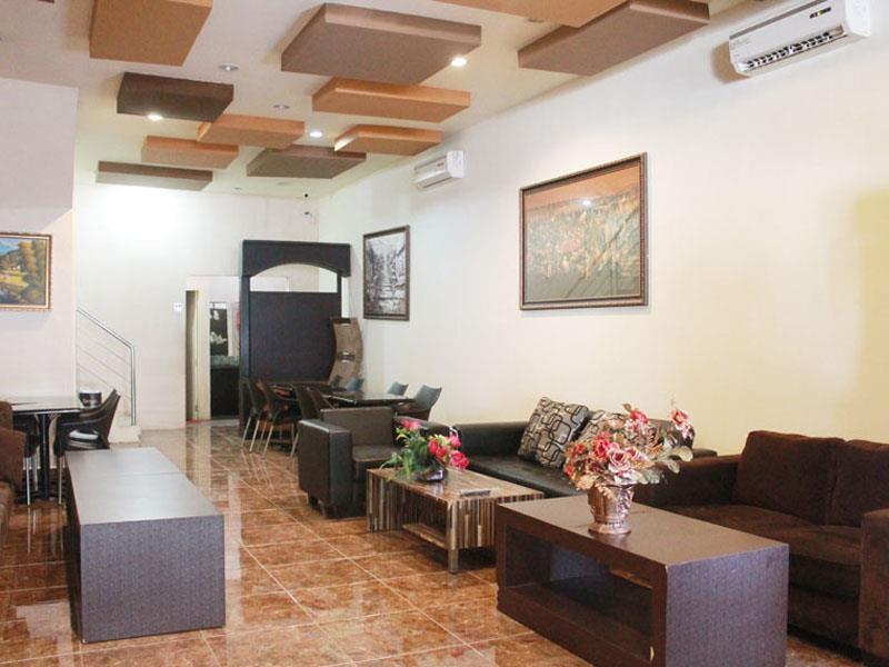 Hotel Paramount Biringkanya Ngoại thất bức ảnh