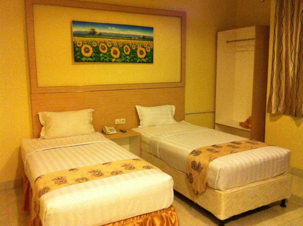Hotel Paramount Biringkanya Ngoại thất bức ảnh
