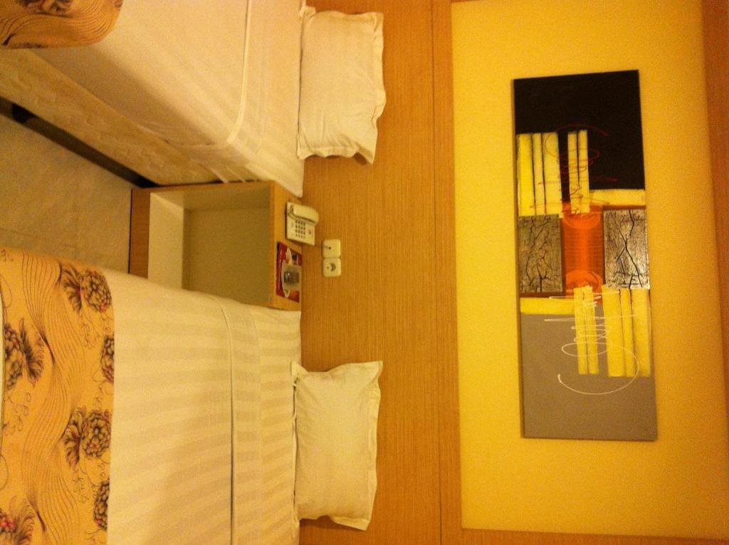 Hotel Paramount Biringkanya Ngoại thất bức ảnh